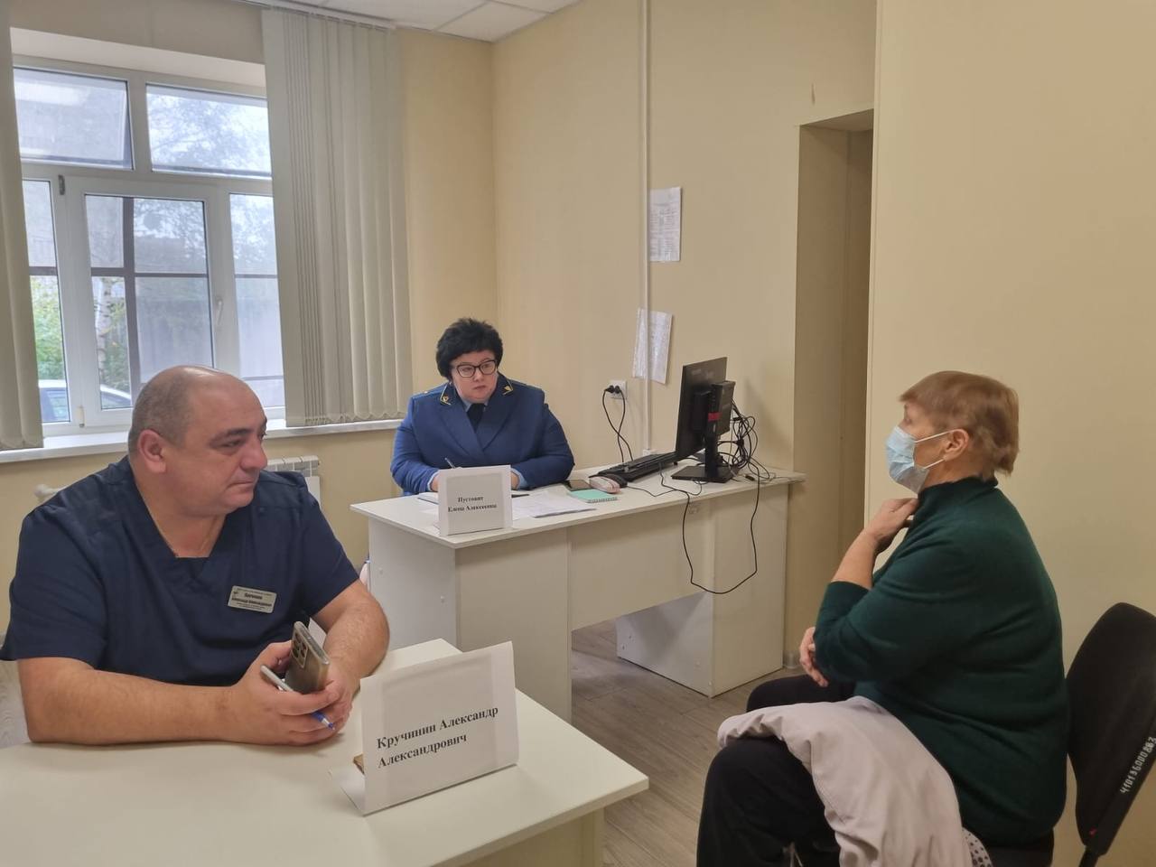 Прокуратурой Усть-Лабинского района проведен выездной прием граждан  по вопросам оказания медицинской помощи и льготного лекарственного обеспечения