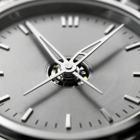 Вернуть зимнее и летнее время предложили в Госдуме