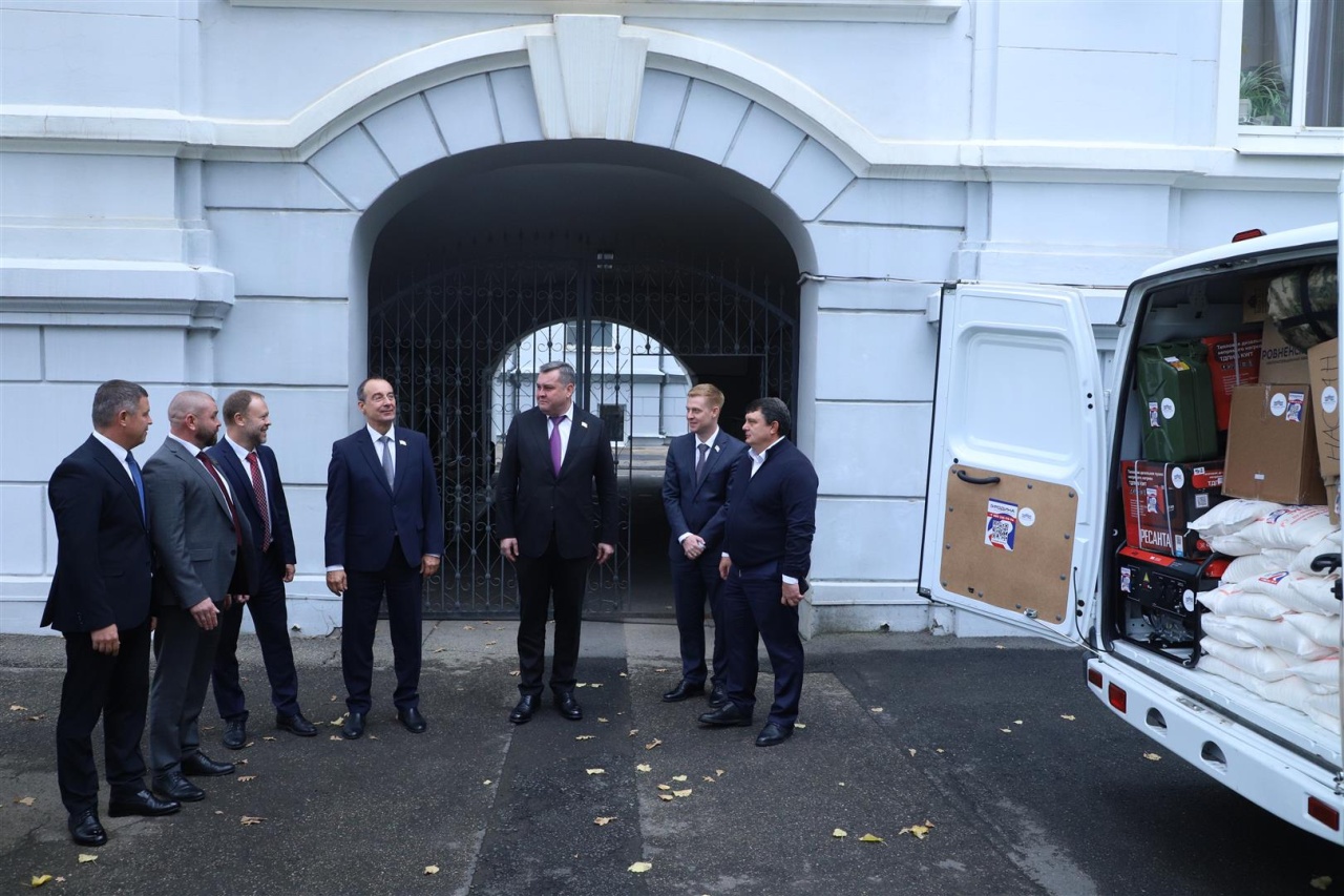 Депутаты ЗСК передали для нужд фронта очередную партию гуманитарки