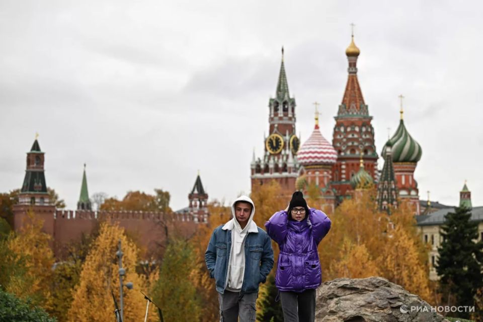 Москва осенью стала самым востребованным направлением для отдыха у россиян в выходные, на нее приходится почти пятая часть (18,8%) бронирований отелей, говорится в исследовании OneTwoTrip, которое есть в распоряжении РИА...