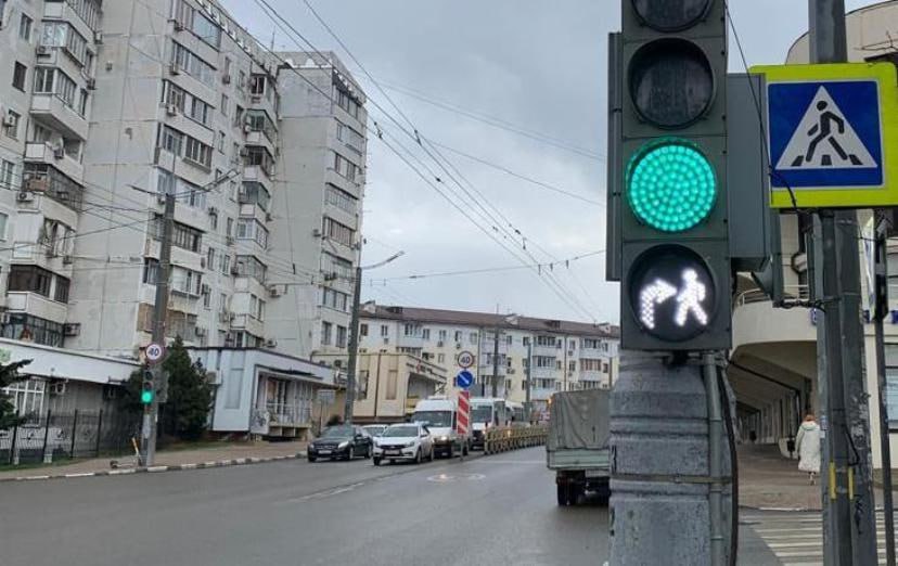 На улицах Новороссийска появились новые современные светофорные объекты на нескольких участках дорог