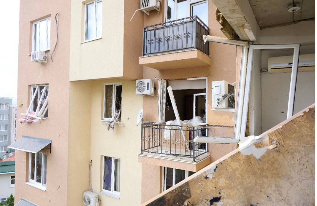 В Сочи начали расчистку дома после взрыва газа