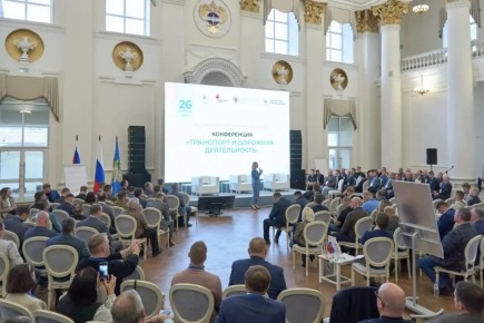 Делегация Краснодара во главе с Евгением Наумовым участвует в конференции ВАРМСУ по вопросам развития транспорта