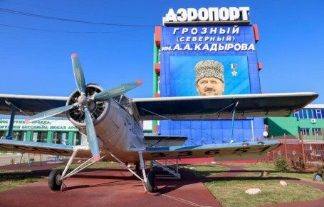 Футболисты "Сочи" приземлились в Грозном после посадки в Махачкале