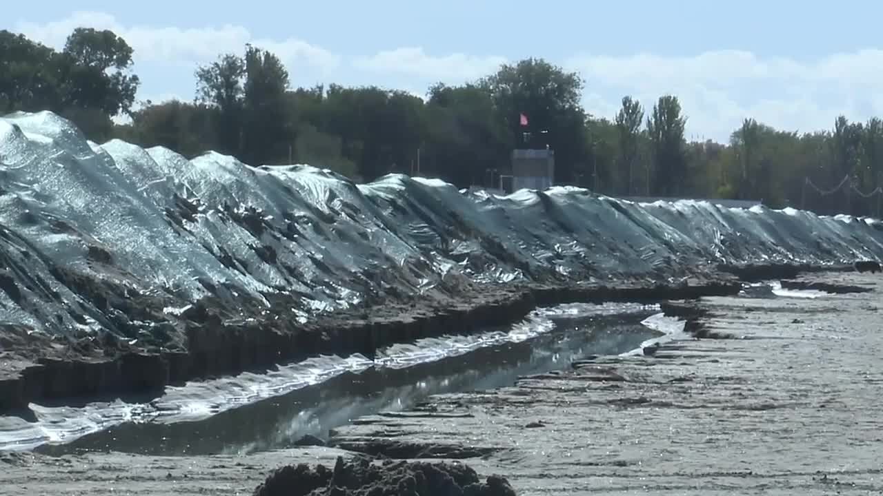 В Анапе завершена работа по обустройству защитного вала на пляжах