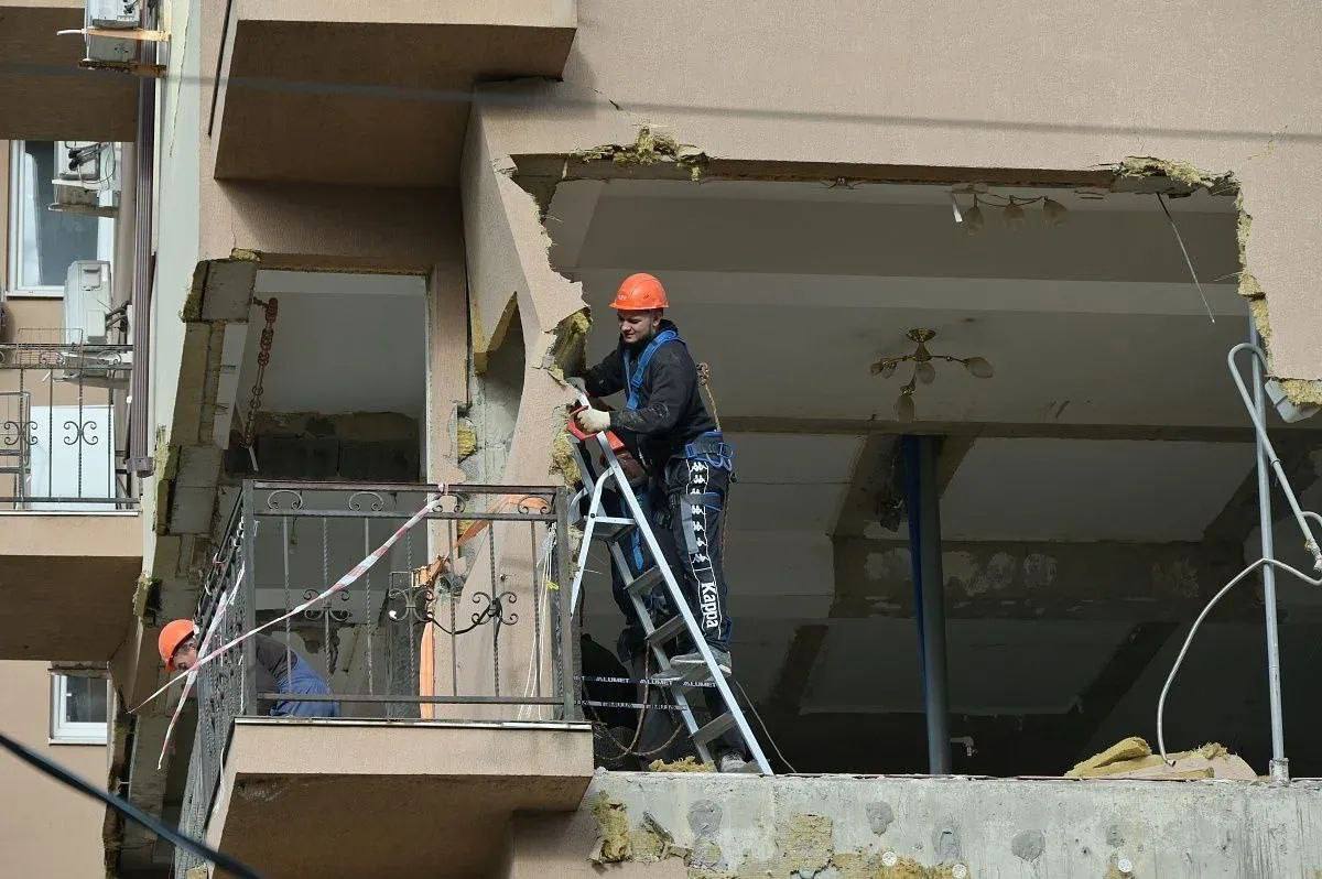 В Сочи продолжают восстанавливать дом на Тимирязева, где произошёл взрыв газа