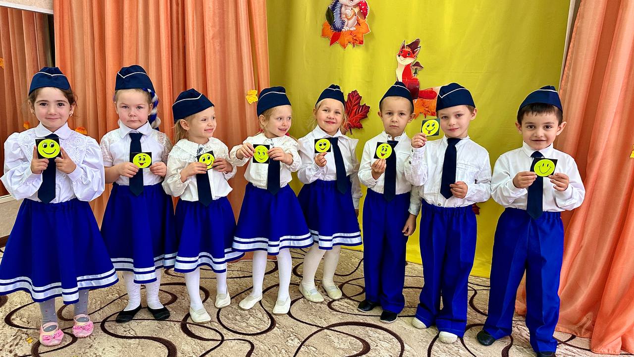 В рамках профилактического мероприятия «Внимание-дети» сотрудники Госавтоинспекции по Лабинскому району организовали мастер-класс по изготовлению световозвращающих элементов для дошкольников