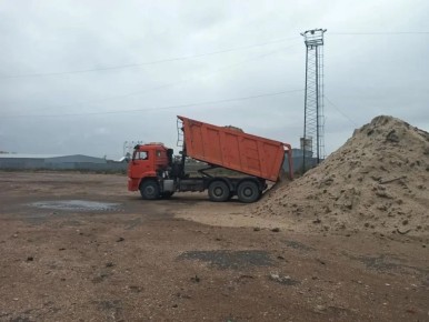 С 25 октября на площадку временного накопления в х. Воскресенском Анапы вывезли 230 тонн замазученного грунта
