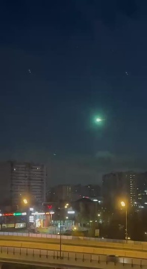 «Инопланетяне» были, но спешили: загадочный зеленый объект пронесся утром над Москвой