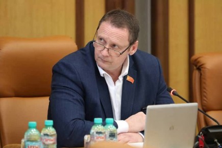 Депутата, назвавшего контрактников бомжами, лишили мандата