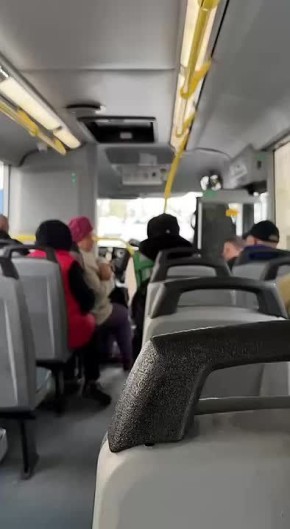 Как мило: маленький праздник для пенсионеров устроили новороссийские школьники