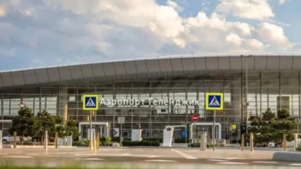 В шести аэропортах России возобновили полеты после временных ограничений