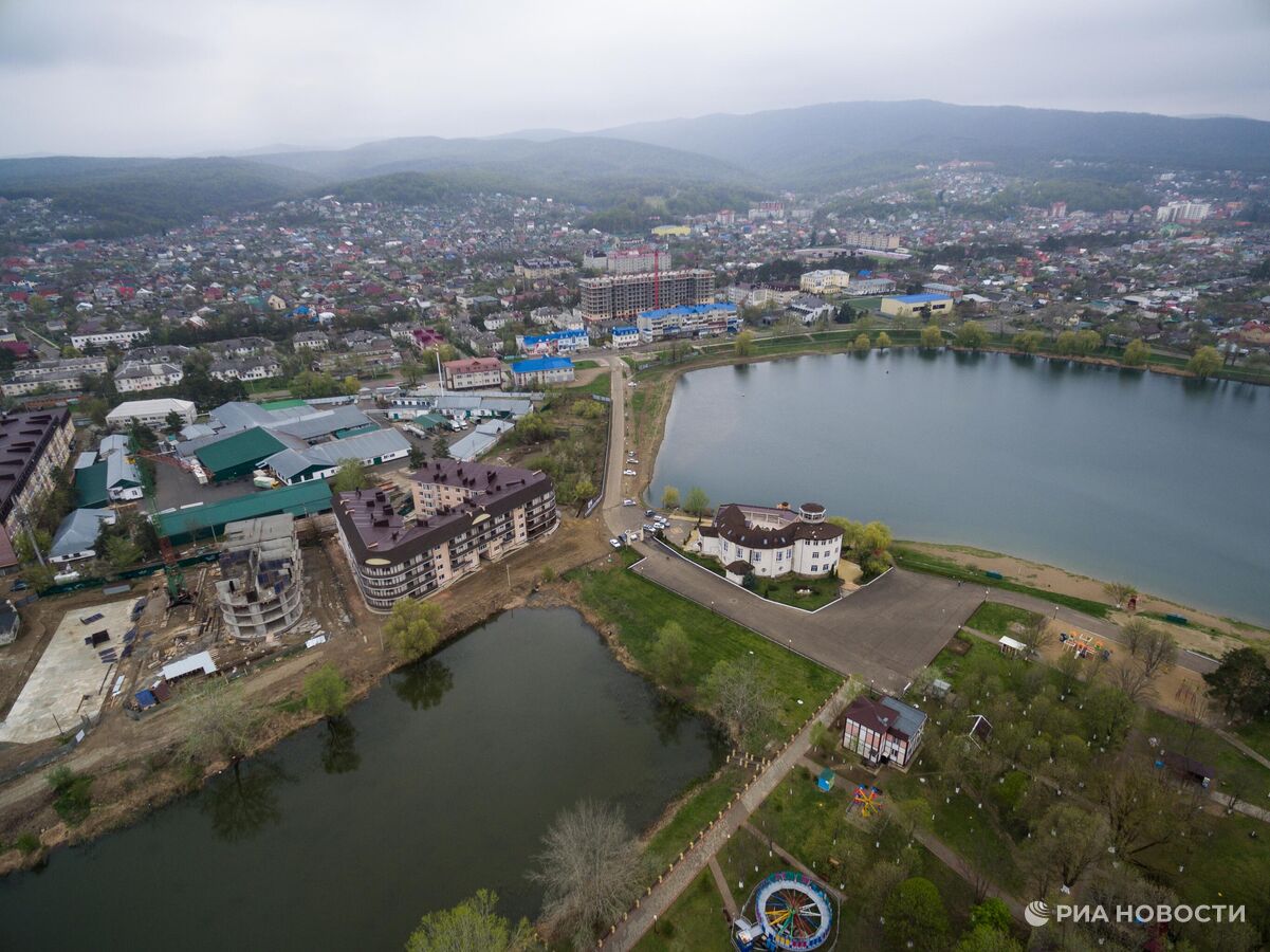 В Горячем Ключе продолжают ремонтировать магистральный водовод