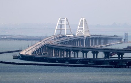 На Кубани введут запрет на проезд гибридных авто по Крымскому мосту с 3 ноября