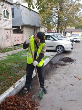 Школьники Геленджика во время каникул получают первый трудовой опыт