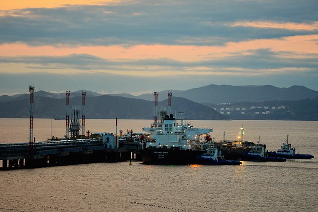 Reuters: Отгрузки нефти из портов в РФ не изменились после введения санкций США