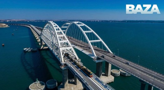 С 3 ноября по Крымскому мосту запрещён проезд электромобилей и гибридных авто со стороны Краснодарского края, сообщает оперштаб региона