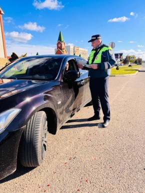 В рамках профилактической акции «Внимание, дети!» сотрудники Госавтоинспекции Белоглинского района проводят беседы с водителями