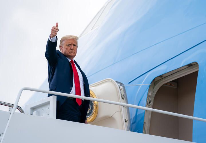 Трамп приказал Пентагону немедленно начать испытания ядерного оружия, в Симферополе с моста на железную дорогу упала фура: что произошло, пока вы спали