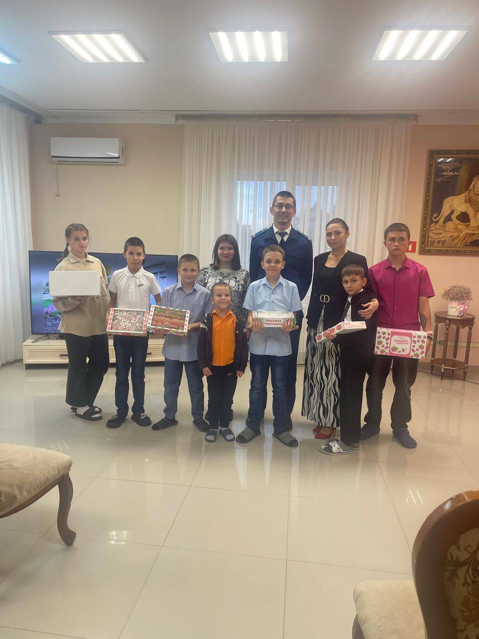 Прокуратурой Ленинградского района в преддверии праздника Дня народного единства проведена встреча с учащимися социально-реабилитационного центра для несовершеннолетних