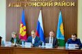 Прокурором Апшеронского района Алексеем Поповым 30 октября 2025 года принято участие в очередной сессии Совета муниципального образования Апшеронский район