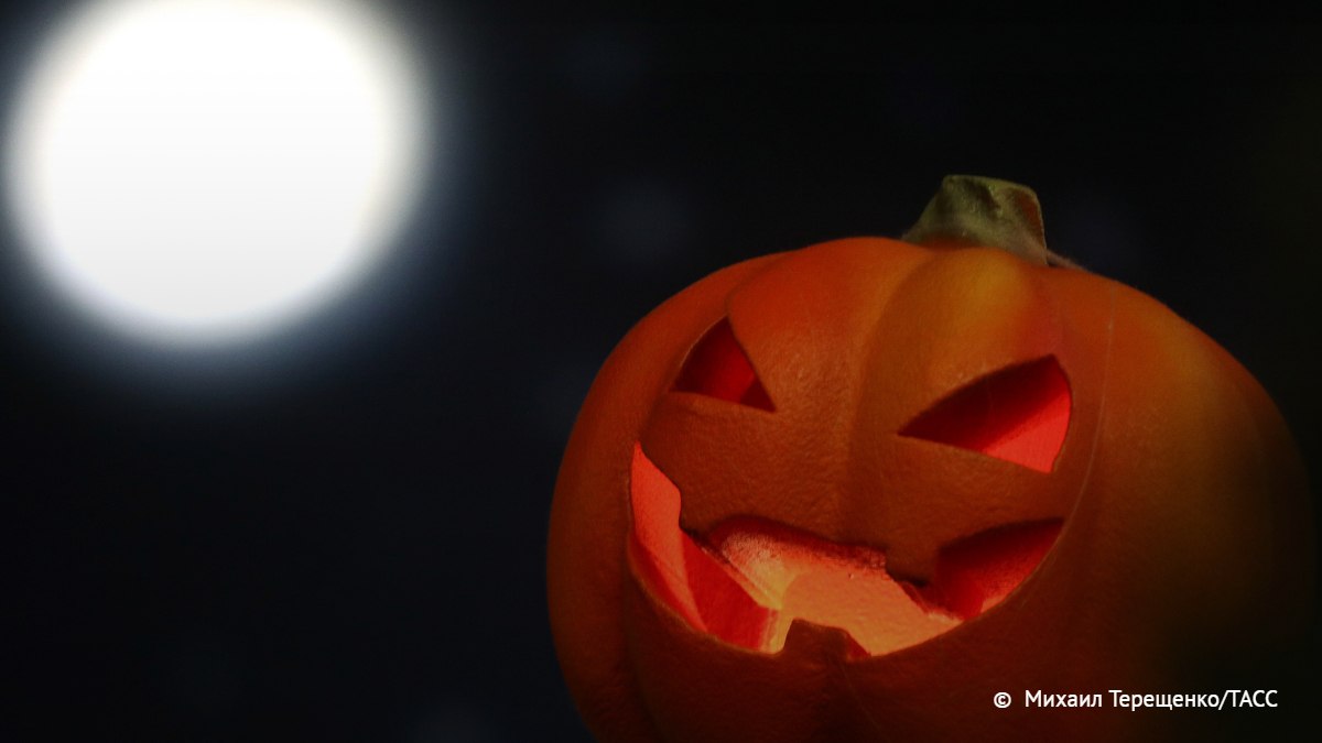 Спрос на товары в стилистике Хэллоуина упал у россиян в 2025 году, сообщили ТАСС в Wildberries&Russ