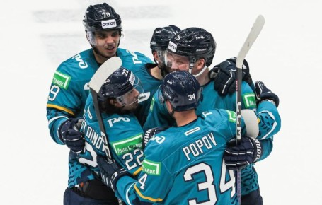 "Самым сложным было толкать БТР". Как игроки "Сочи" побывали на базе спецназа