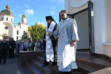 В Керчи открыли часовню-памятник во имя Пресвятой Богородицы при храме апостола Андрея Первозванного и в память об участии кубанских казаков в мероприятиях по воссоединению Крыма с Россией в 2014 году