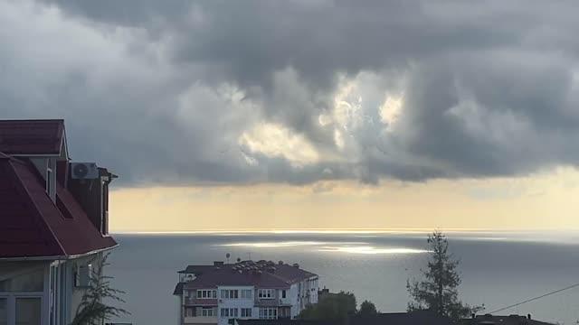 В Сочи заметили два смерча в море