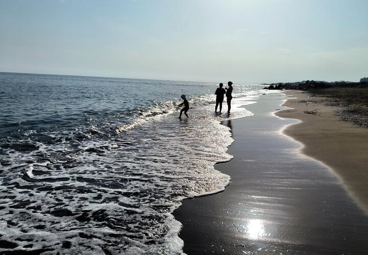 Жителей и гостей юга России ждет приятный сюрприз: по прогнозам, в начале ноября на побережье Краснодарского края установится погода, напоминающая бархатный сезон