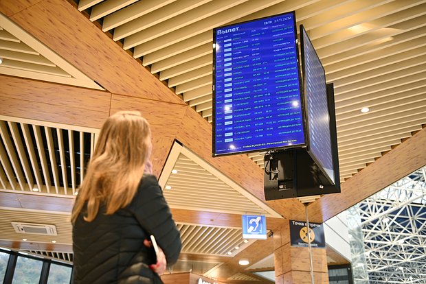 Shot: Число задержанных в аэропорту Сочи рейсов выросло до 70