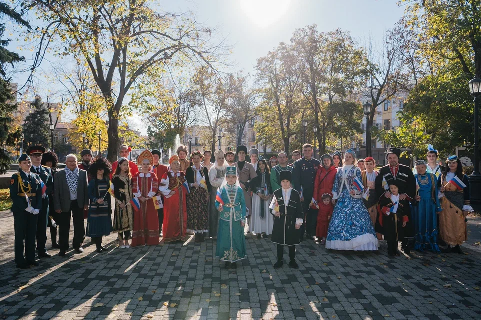 Евгений Наумов и Вера Галушко поздравили краснодарцев с Днём народного единства