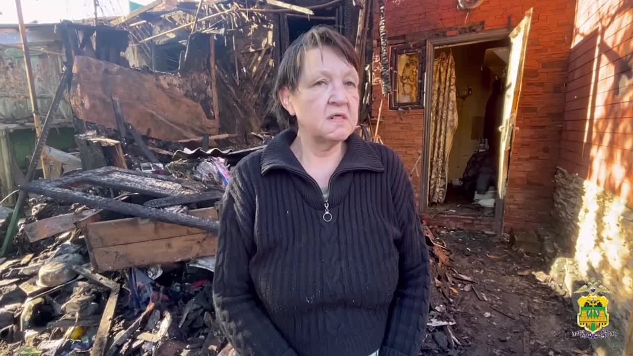 Полицейские спасли 15 человек из горящего дома в Армавире