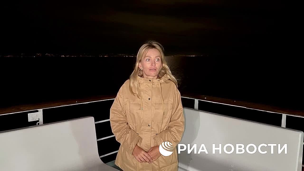 Паром из Трабзона прибыл к Сочи днем, но до сих пор ждет разрешения войти в порт