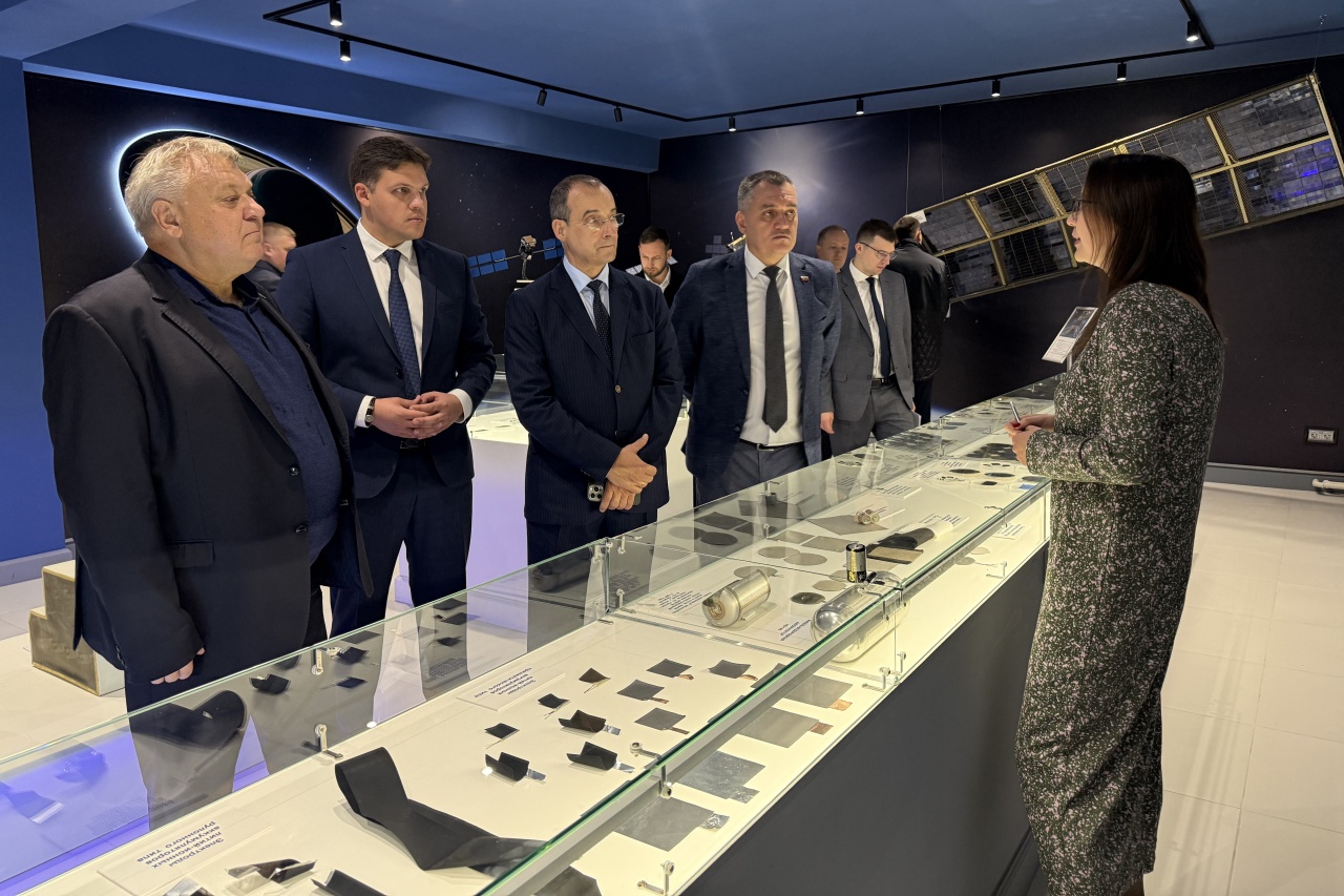 Юрий Бурлачко посетил краснодарский завод «Сатурн»