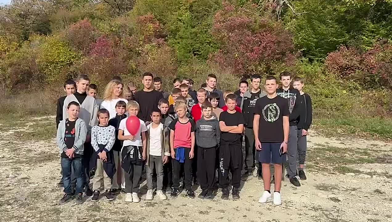 Начинаем утро с хороших, хотя и немного грустных, новостей: очередная группа детей, теперь — из школы-интерната г. Стаханова (ДНР), заканчивает свой отдых в Сочи и сердечно благодарит подписчиков МИГ, а особенно — Виктора и...