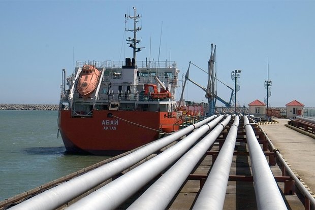 Reuters: «Лукойл» перенаправит каспийскую нефть из Баку в Махачкалу