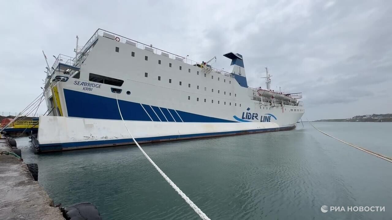 Пассажиры парома из Трабзона в Сочи провели ночь в море