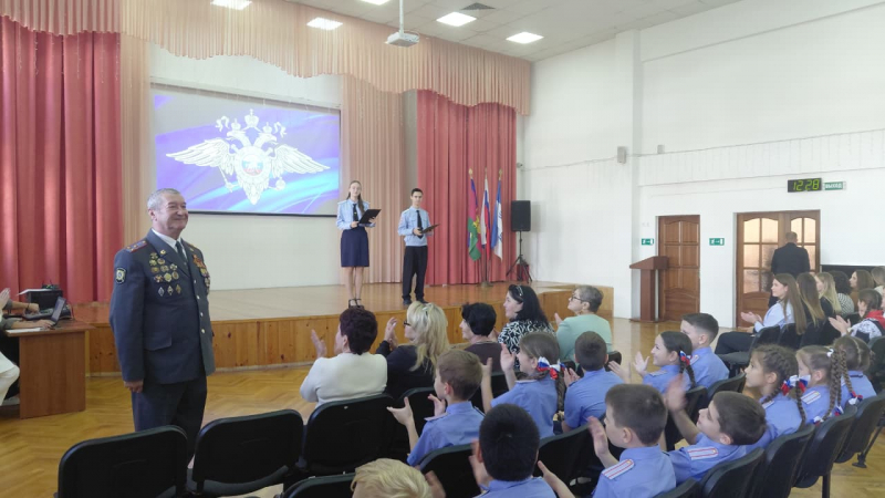 В Геленджике полицейские и общественники почтили память погибших сотрудников органов внутренних дел