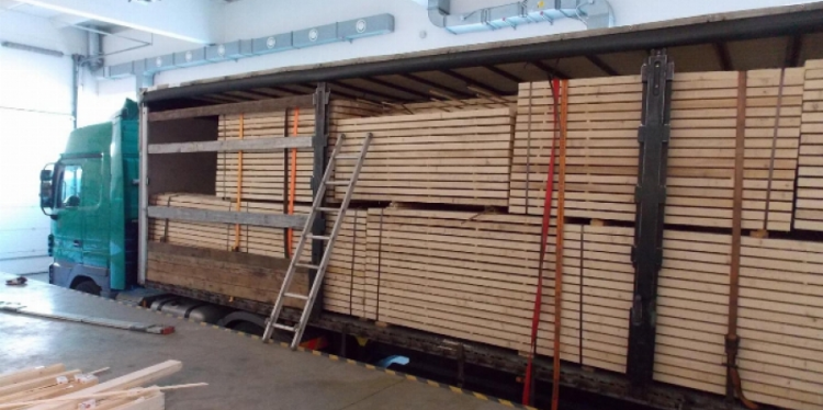 Сотрудники Госавтоинспекции Кубани продолжают работу по пресечению незаконного оборота леса и лесоматериалов