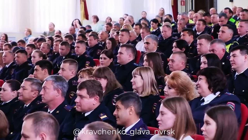 Андрей Кравченко поздравил сотрудников органов внутренних дел Российской Федерации с их профессиональным праздником