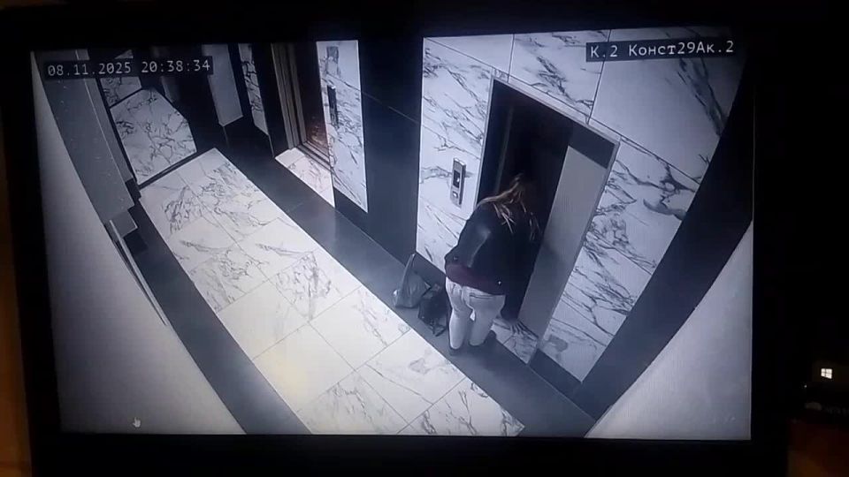 3-летний мальчик упал в шахту лифта, всего лишь опершись на дверь