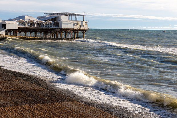 Простоявший у Сочи три дня паром Seabridge не получил разрешения для захода