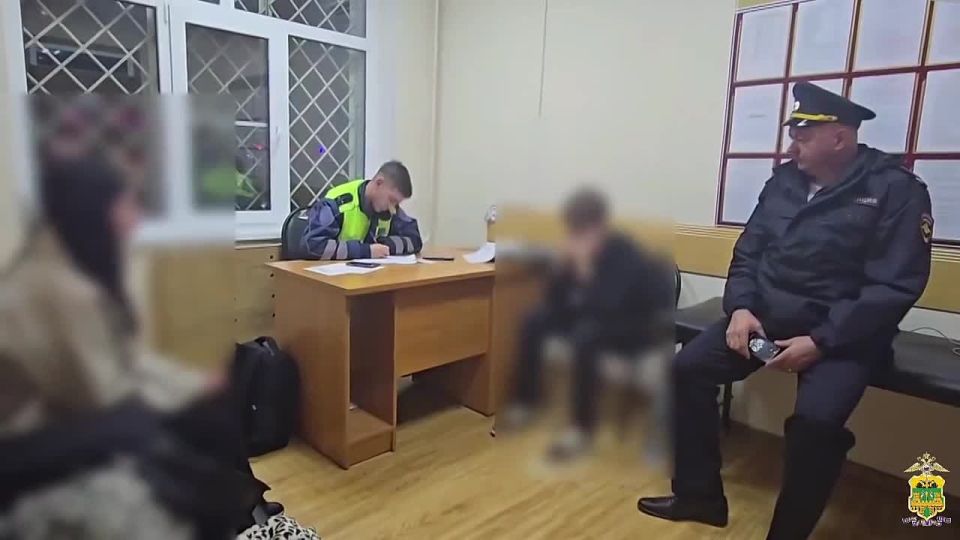 В Краснодарском крае подросток угнал у матери внедорожник, чтобы покатать 12-летнюю подругу