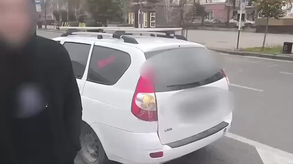 Бородатого мужика катали по Краснодару привязанным к крыше авто