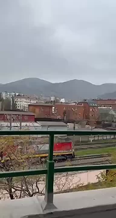 Просто лютый прорыв трубы в Новороссийске с фонтаном на несколько десятков метров высотой