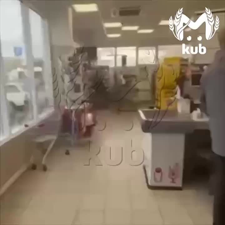 Косуля забежала в магазин в селе Лермонтово