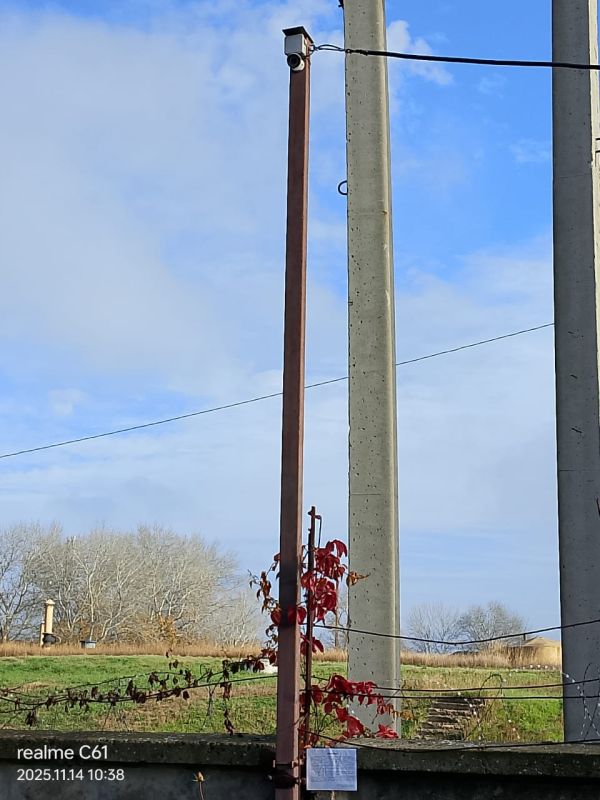 Администрация Ейского городского поселения Ейского района обращается к лицам, установившим металлический столб – опору для размещения камеры видеонаблюдения и фиксации на земельном участке с кадастровым номером...