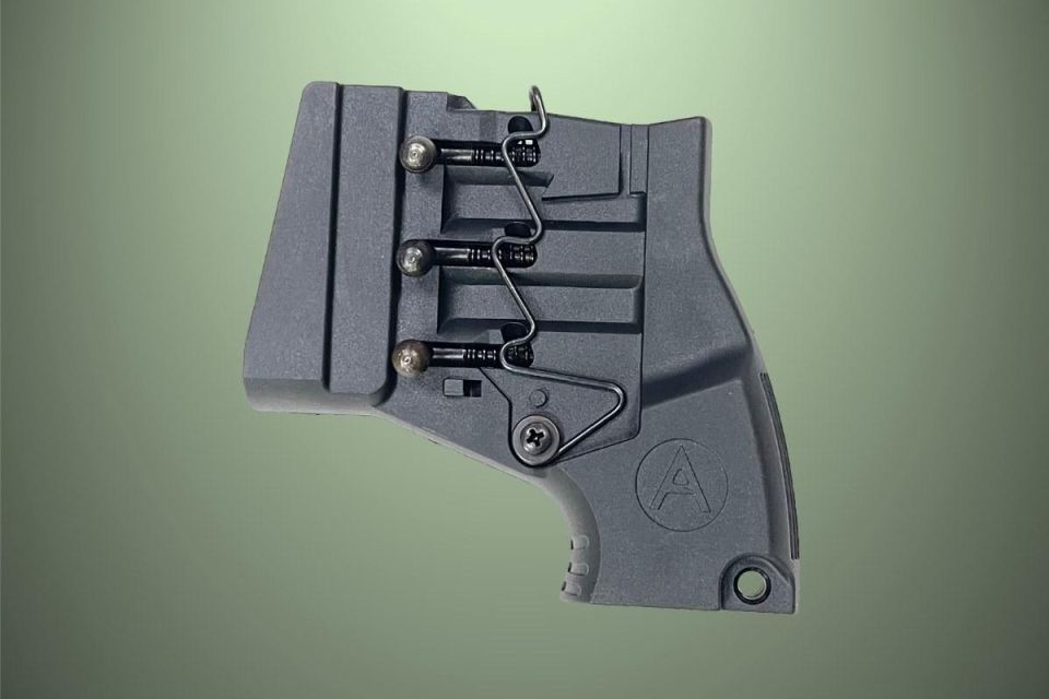 Мальчик купил в интернете сигнальную ракетницу и принес в школу похвастать