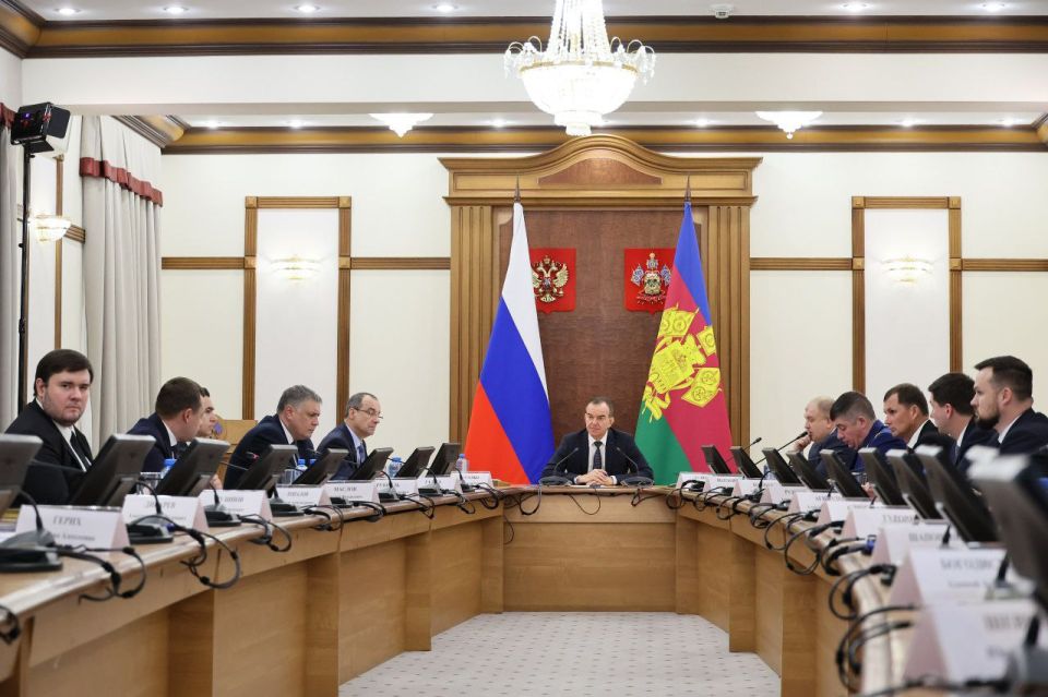 Сегодня губернатор Краснодарского края Вениамин Кондратьев провел совещание, на котором обсуждались вопросы реализации нацпроектов